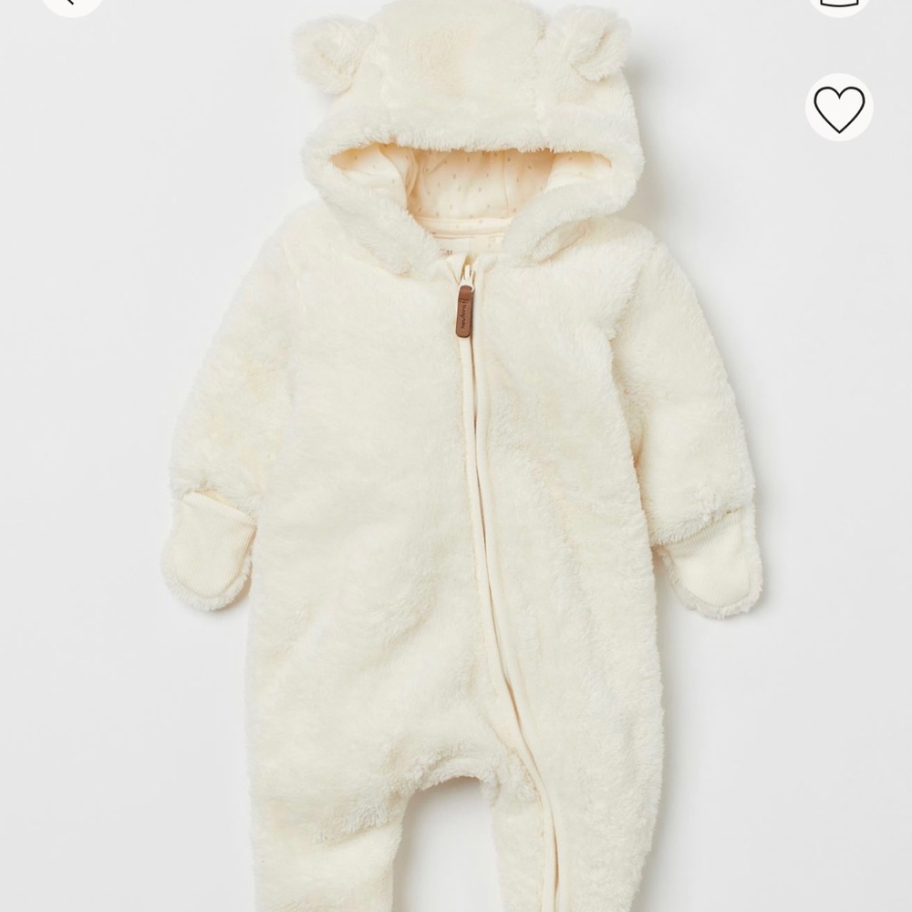 H&M kids baby bunting x1 in white.